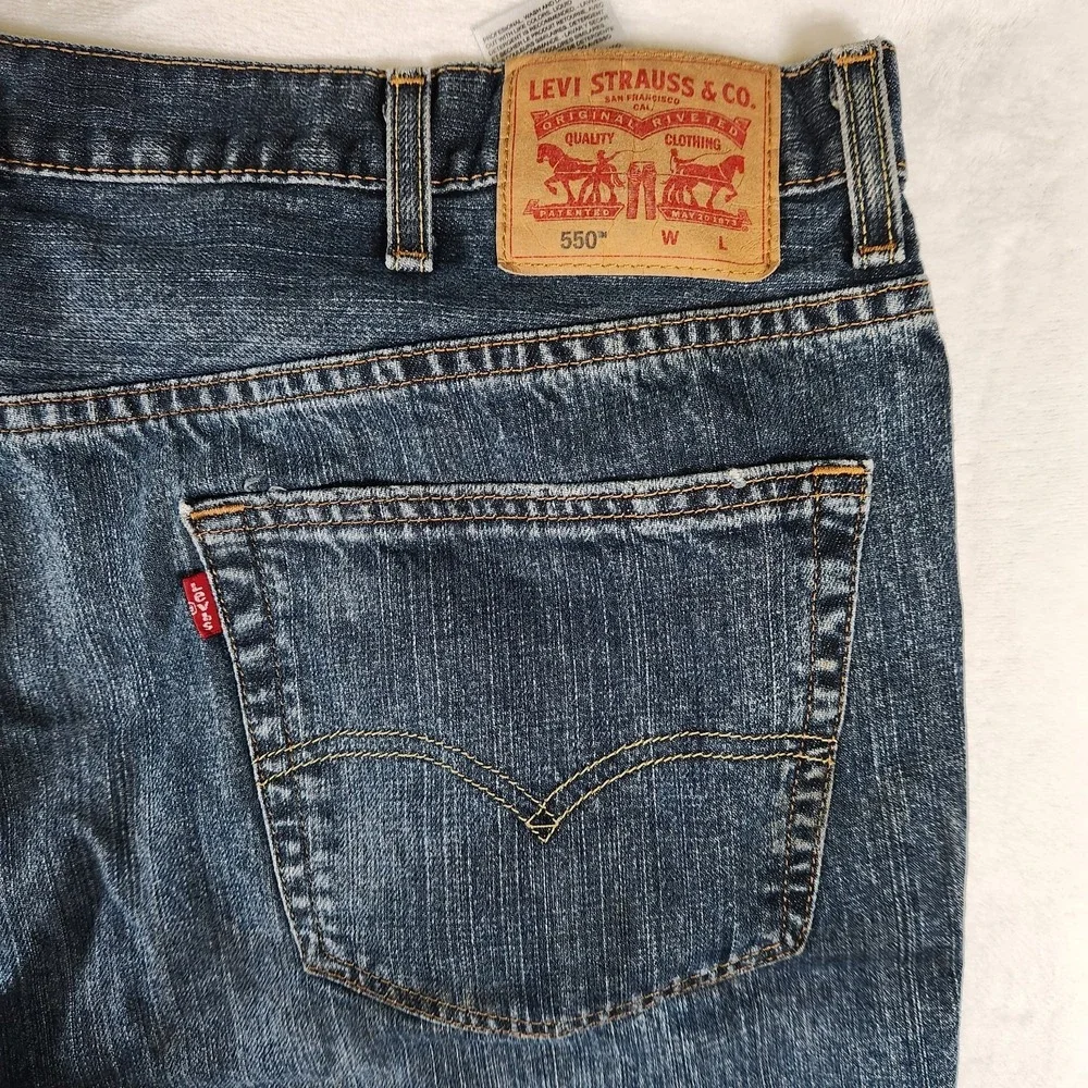 Levis 550 Relaxed Fit Jeans‎ Mens 44x30 Blue Denim Straight Leg Mid Wash